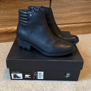 Sorel Black Leather Short Boots